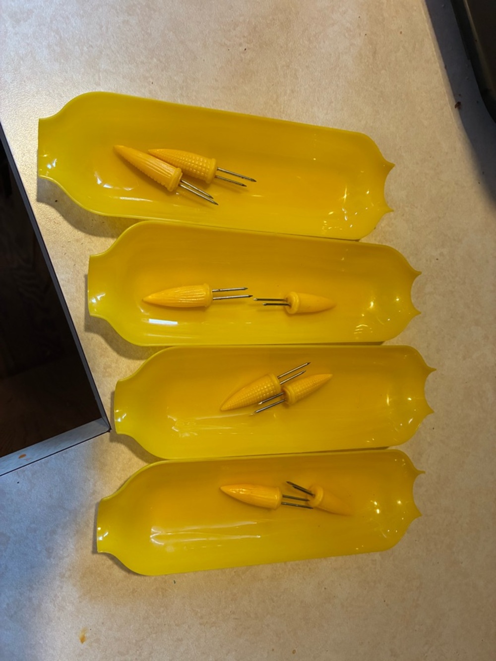 Yellow Corn on the Cob Serving Trays Set with holders